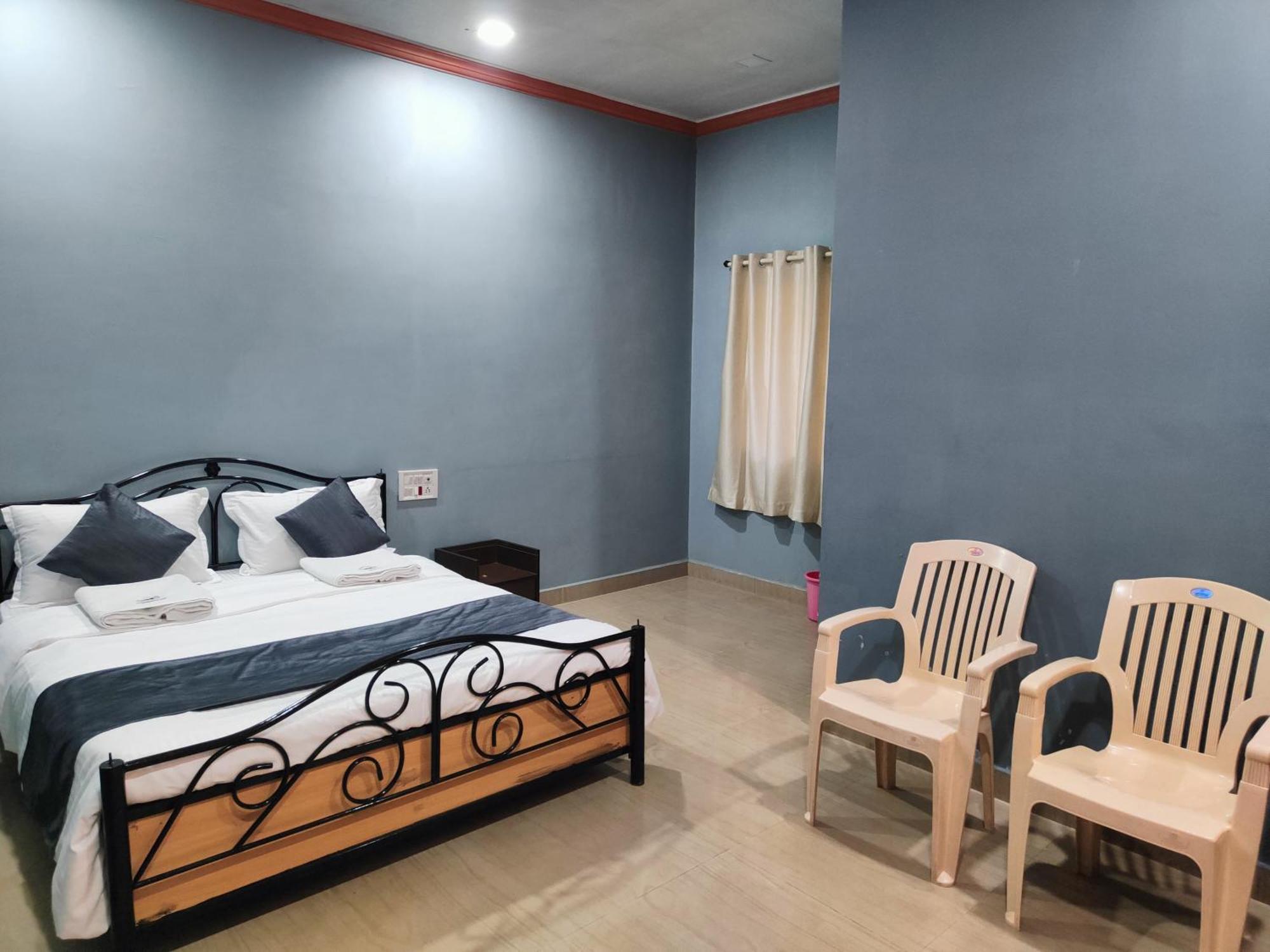 Monkeycap Tourist Hostel Panchgani Eksteriør billede